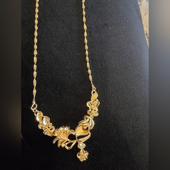 21kgp Dubai Jewelery Elegant Gold Floral Necklace - Picture 3 of 7